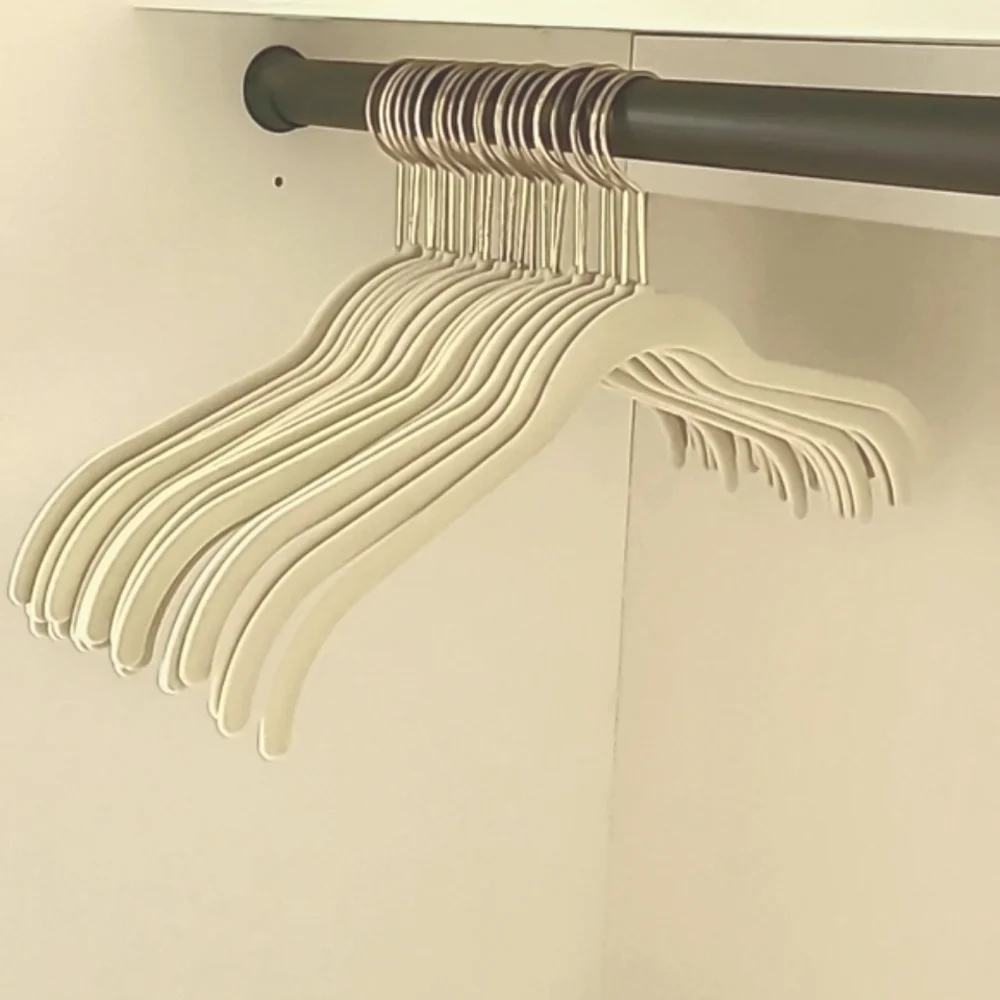 🔥Genuine Huggable Hangers Velvet